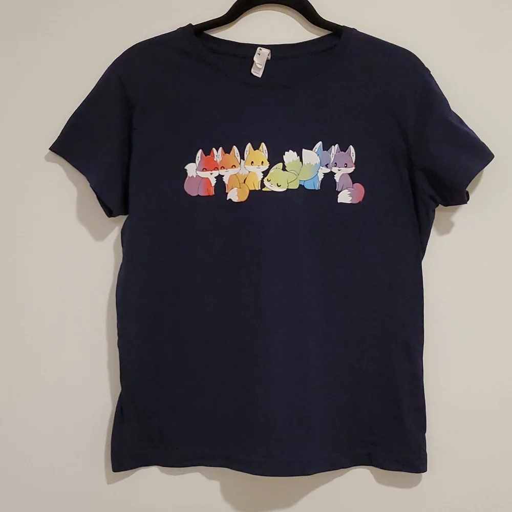L.A.T. tee turtle 'rainbow foxes' Short Sleeve Graphic Tee Lg. - Picture 2 of 8